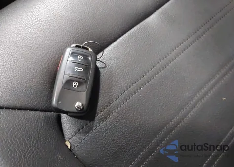 2015 Volkswagen Jetta 2.0T Gli Sel z USA, uszkodzony, nr VIN 3VW4T7AJ0FM301542